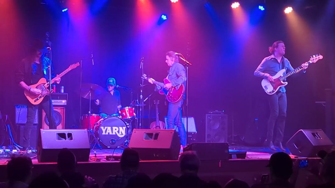 Yarn live in concert